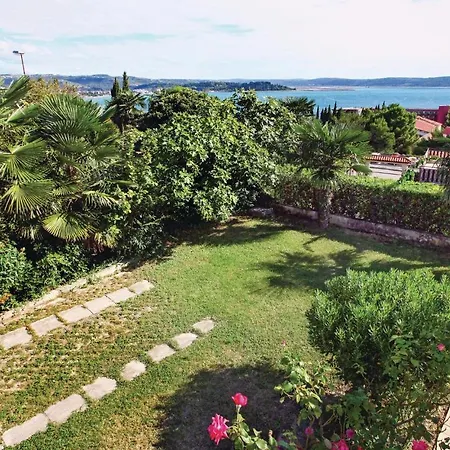 1 Bedroom Lovely In *