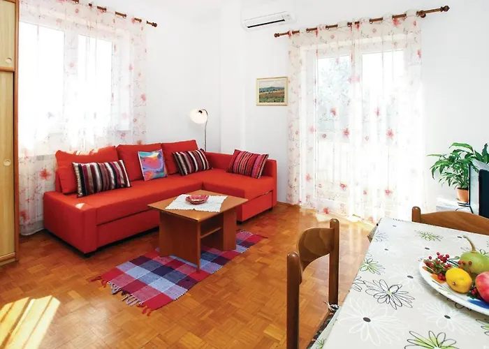 1 Bedroom Lovely In דירה *