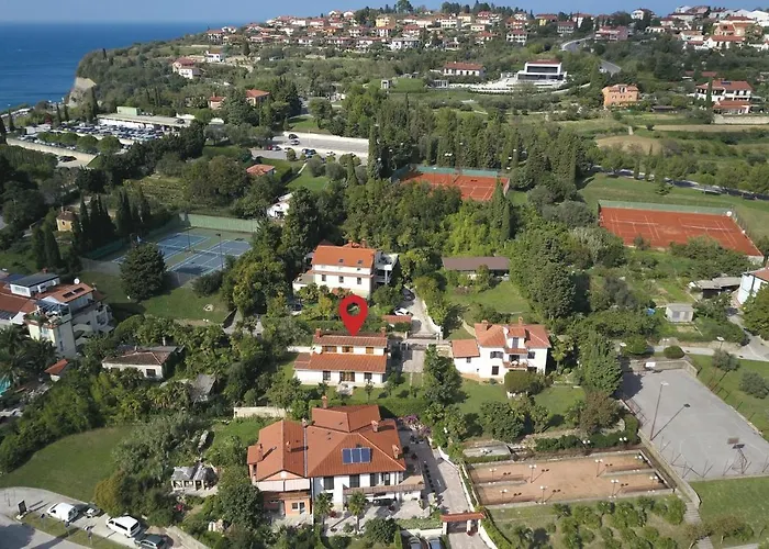 1 Bedroom Lovely In בפורטורוז