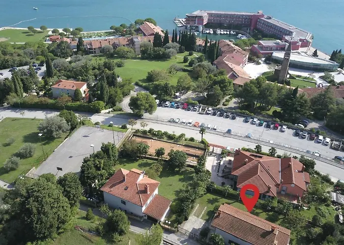 1 Bedroom Lovely In Apartment *