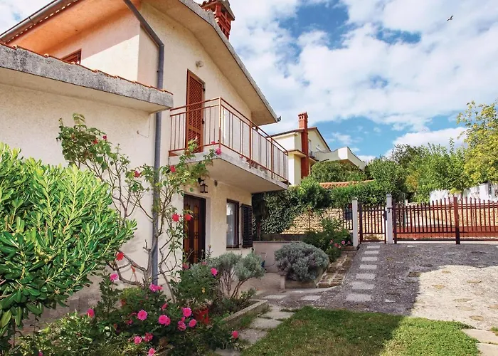 Apartment 1 Bedroom Lovely In