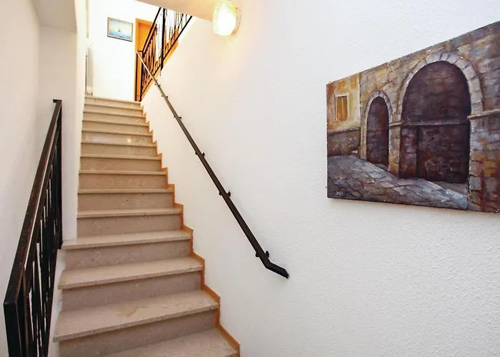 דירה 1 Bedroom Lovely In בפורטורוז