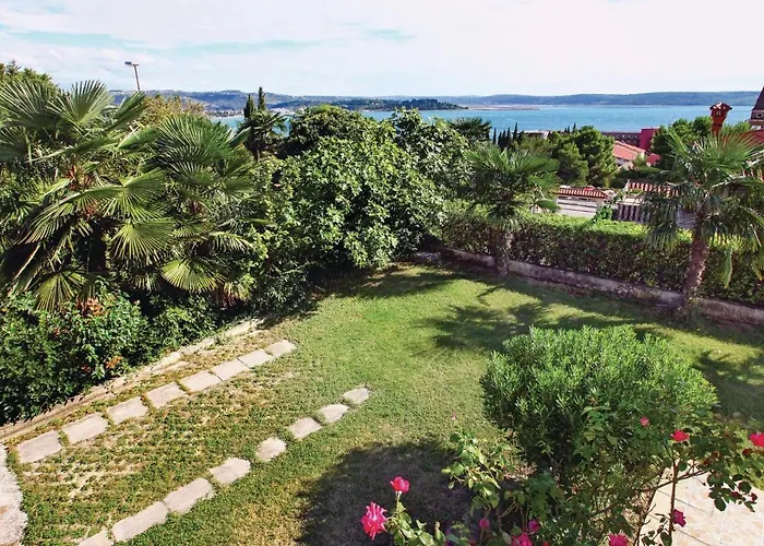 1 Bedroom Lovely In *